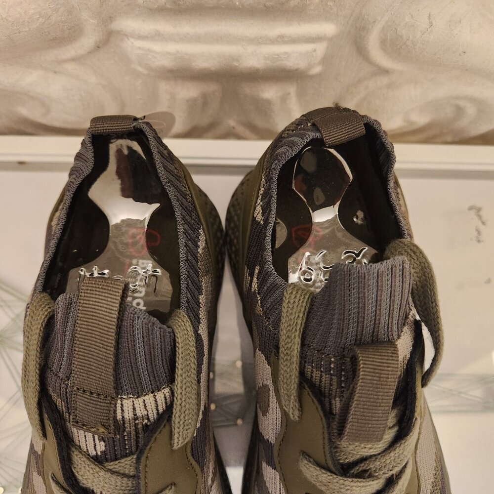 Blondo "Shara" Camo Knit Sneakers. NIB. Size 8.5 - Picture 6 of 11